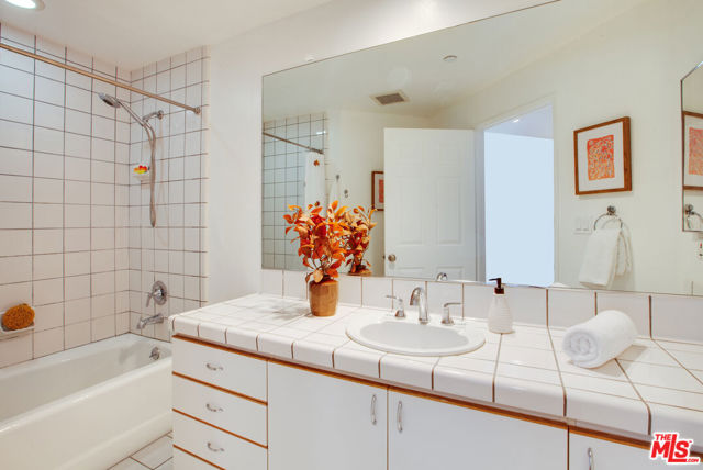 Drew Fenton | 12000 Goshen Avenue Los Angeles CA | MLS: 7335445 Drew Fenton | 12000 Goshen Avenue Los Angeles CA | MLS: 7335445