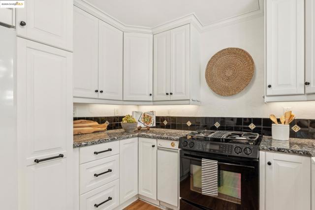 30 Domingo Ave, Berkeley CA: https://media.crmls.org/mediaz/7f2eaf11-a3d4-4a74-93d2-096ce1c4a918.jpg