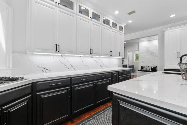 29 Kite Hill Road, Santa Cruz CA: https://media.crmls.org/mediaz/7f2eba06-028f-43b0-955c-6fc6f88e6afc.jpg