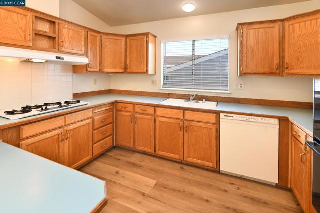 1840 Paris Ln, Antioch CA: https://media.crmls.org/mediaz/7f2f5cbb-e1db-45dc-8a9d-07bb330008d3.jpg