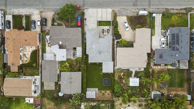 1105 Evergreen Drive, Encinitas CA: https://media.crmls.org/mediaz/7f301633-952f-40a9-9aab-6213aee83a54.jpg