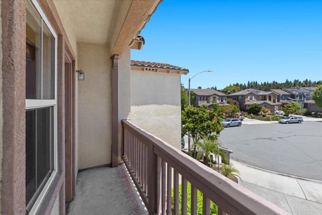 1560 Eden Court, San Marcos CA: https://media.crmls.org/mediaz/7f304e26-6011-4898-92df-4c7b9ead7a62.jpg
