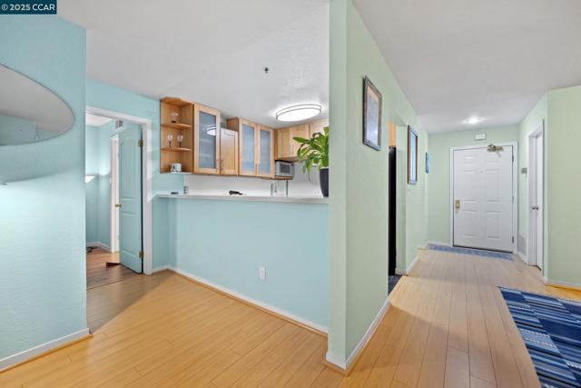 535 Pierce St, Albany CA: https://media.crmls.org/mediaz/7f308e27-0e0c-4995-b605-d4619d3582df.jpg
