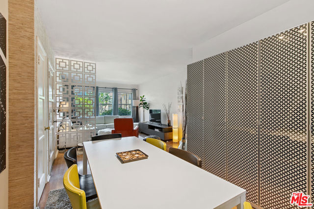 5309 Cahuenga Boulevard, A photo 5