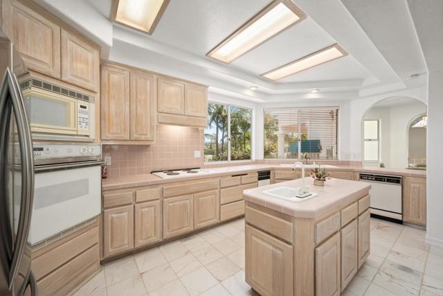 1367 Corona, Bonita CA: https://media.crmls.org/mediaz/7f30b2de-96d1-444a-a96f-d5414efbc943.jpg