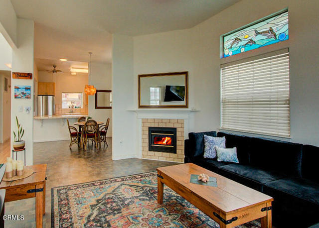 924 Glass Beach Drive, Fort Bragg CA: https://media.crmls.org/mediaz/7f30b56d-eac1-4298-b16b-68b85a165a9a.jpg