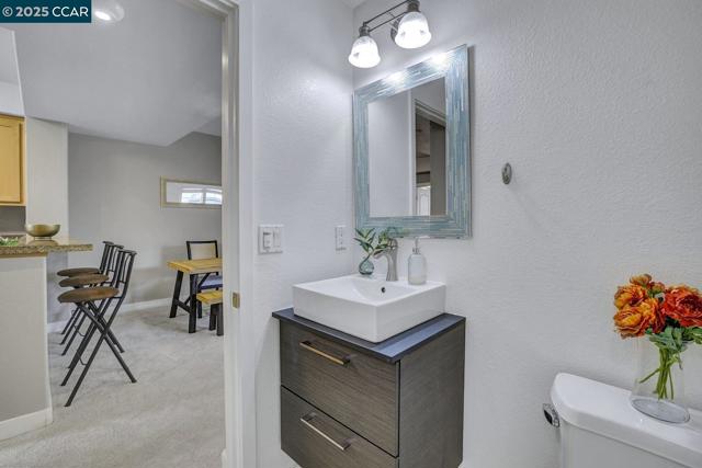 6130 Old Quarry Loop, Oakland CA: https://media.crmls.org/mediaz/7f314196-d7dd-4936-97a9-86ed262ff0de.jpg