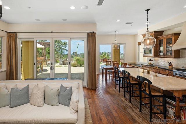 1460 Lauren Court, Encinitas CA: https://media.crmls.org/mediaz/7f31bf45-67e3-4599-b619-f29fd432da91.jpg