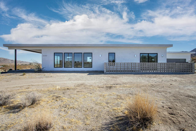 66050 Cottonwood Drive, Joshua Tree CA: https://media.crmls.org/mediaz/7f3259c8-51c6-4fa3-afdf-b570ebe0412c.jpg