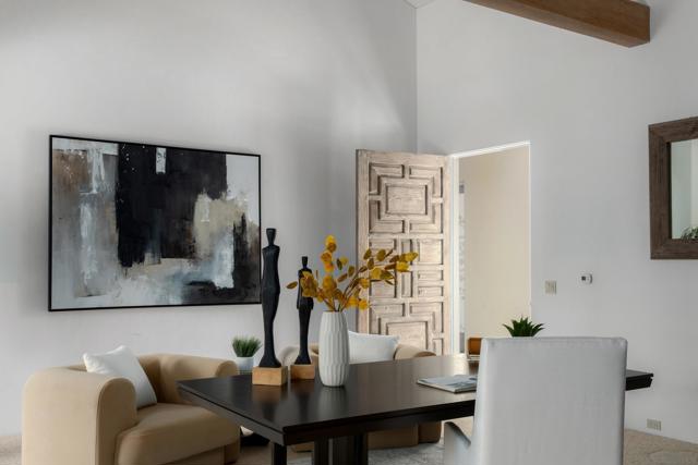 17716 Via De Fortuna, Rancho Santa Fe CA: https://media.crmls.org/mediaz/7f33aa84-07fe-4a1f-bc78-3d5e882b3513.jpg