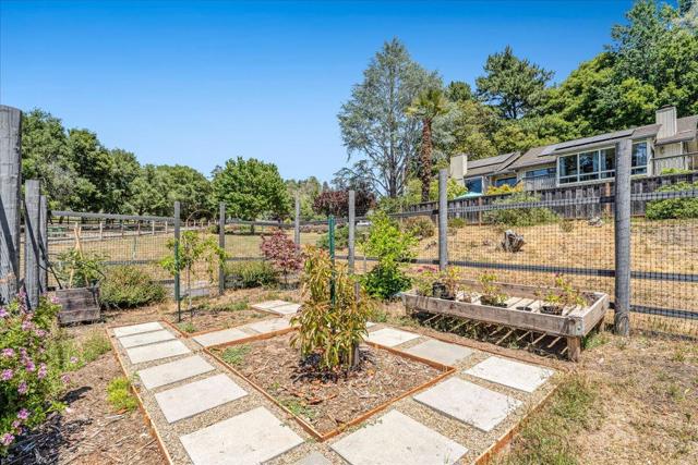 284 Brooktree Ranch Road, Aptos CA: https://media.crmls.org/mediaz/7f345915-3ad4-4d9b-aa51-777aee772e6c.jpg