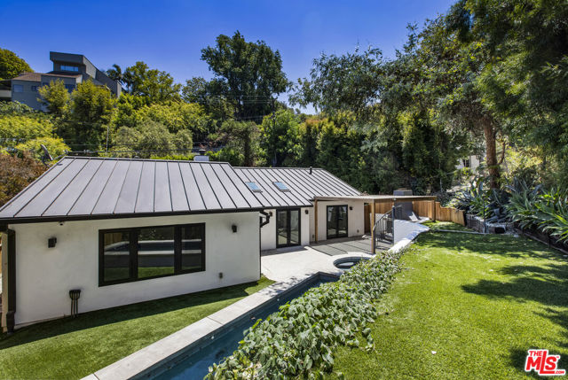 2425 Rinconia Drive, Los Angeles CA: https://media.crmls.org/mediaz/7f34ee82-33b1-491e-9cc9-a001f5b2220a.jpg