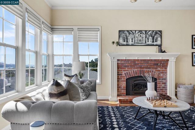 1620 Saint Francis Ct, Benicia CA: https://media.crmls.org/mediaz/7f368276-4841-4289-ac4e-38b58d986f56.jpg