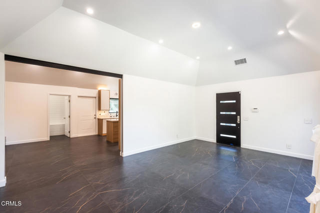 Detail Gallery Image 10 of 74 For 7572 Mcgroarty Ter, Tujunga,  CA 91042 - 6 Beds | 6 Baths