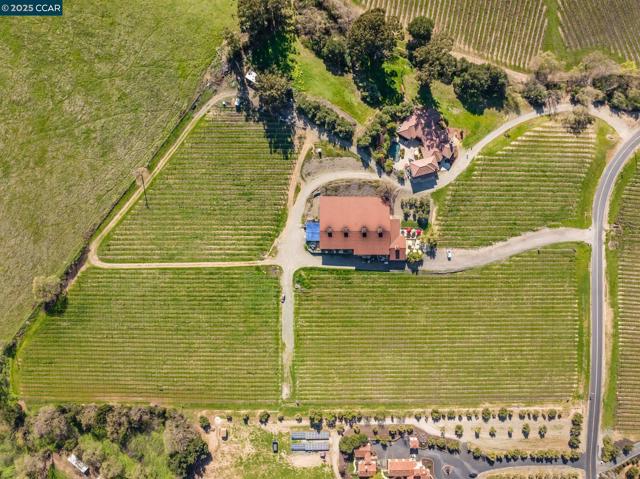 633 Kalthoff Cmn, Livermore CA: https://media.crmls.org/mediaz/7f373ddc-4cb9-4760-8677-ca142aaf5036.jpg