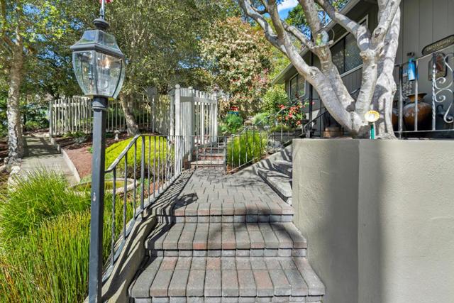 6 Stratford Place, Monterey CA: https://media.crmls.org/mediaz/7f37e1a5-b856-4c4a-8444-182e901ca386.jpg
