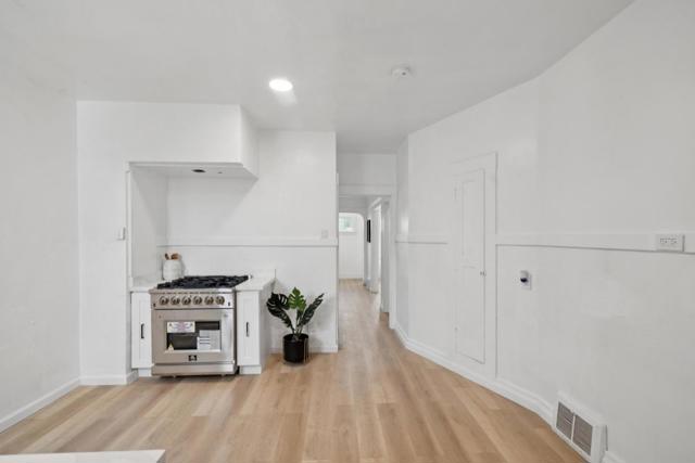 133 Holloway Avenue, San Francisco CA: https://media.crmls.org/mediaz/7f381664-9924-44c2-8ce1-f64a06a66e8b.jpg