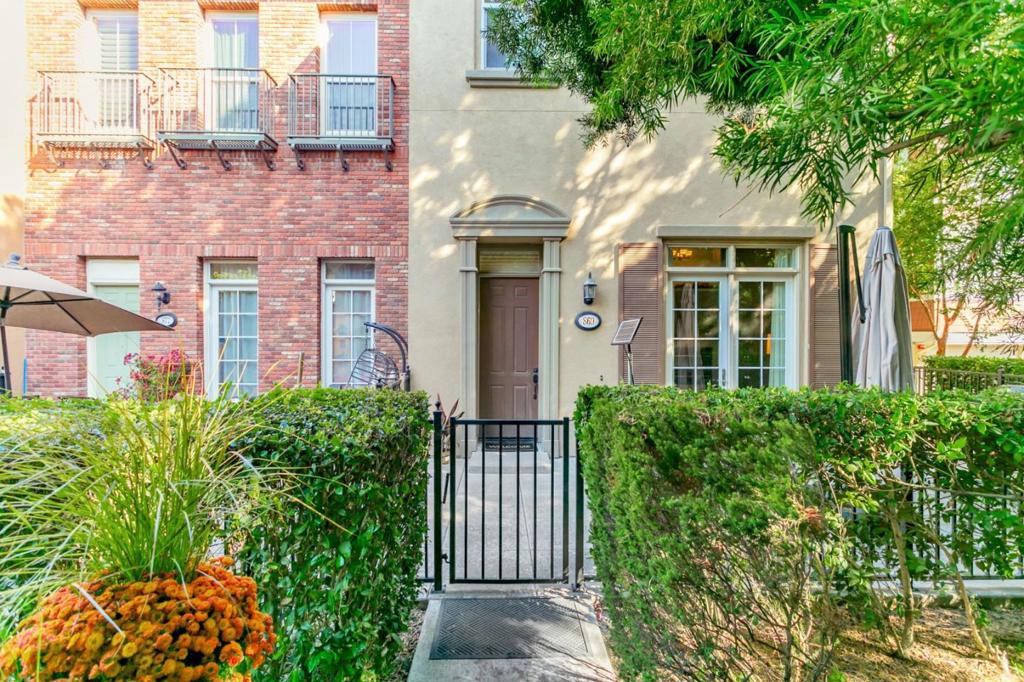 869 Georgetown Place