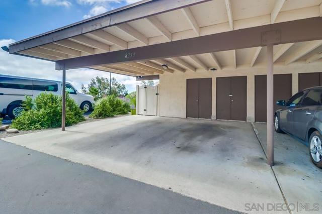 8233 Warmwood Ave, Spring Valley CA: https://media.crmls.org/mediaz/7f39214d-d003-4d48-85ef-f68d631054d6.jpg