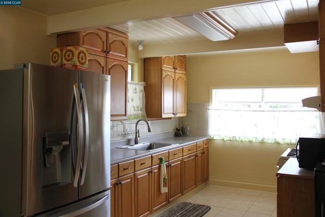 340 Carnegie Dr, Milpitas CA: https://media.crmls.org/mediaz/7f398942-4ca4-4b40-9c92-16982b738a1e.jpg