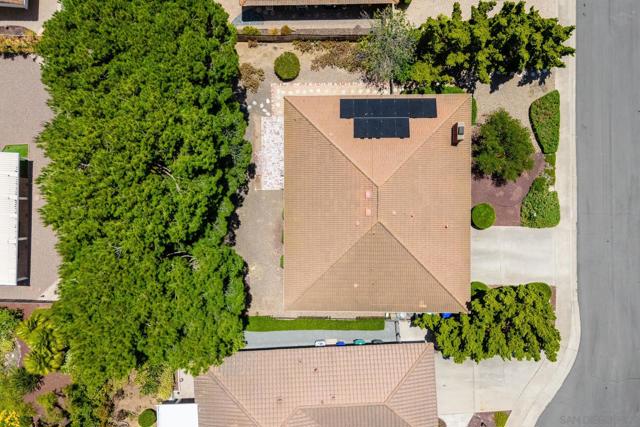 17893 Corte Emparrado, San Diego CA: https://media.crmls.org/mediaz/7f3a5a24-2c8c-47d9-b0f7-471beb1343ad.jpg