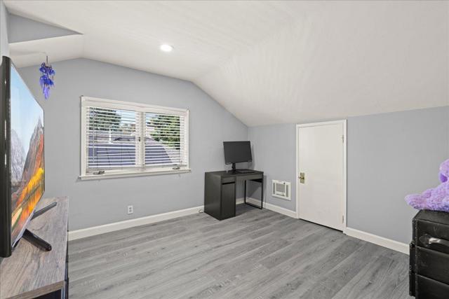 249 Los Gatos Boulevard, Los Gatos CA: https://media.crmls.org/mediaz/7f3b059a-1ea7-437d-b5ba-e55cf55c7921.jpg