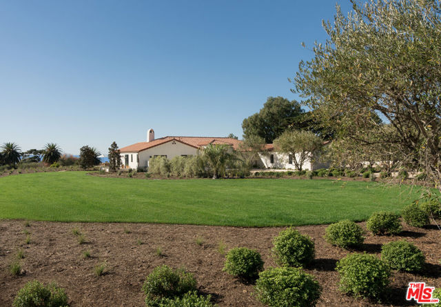 4200 Marina Drive, Santa Barbara CA: https://media.crmls.org/mediaz/7f3b3440-4f40-485e-bade-afc71cd2edd2.jpg