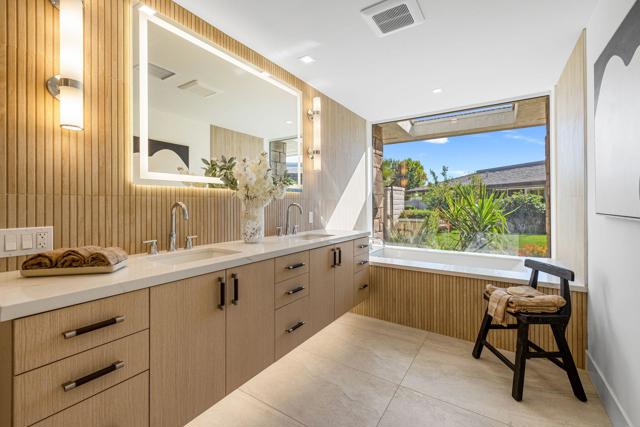 9 Regency Drive, Rancho Mirage CA: https://media.crmls.org/mediaz/7f3babe9-f05d-4131-ad28-c04240e97530.jpg