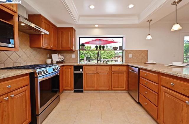 1492 Windsor Way, Livermore CA: https://media.crmls.org/mediaz/7f3bca10-45d9-4a68-911a-4bb773f2e850.jpg
