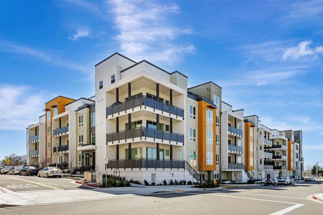 2250 Kilowatt Way, Fremont CA: https://media.crmls.org/mediaz/7f3bcd09-0e3f-4c44-949d-c454df552141.jpg