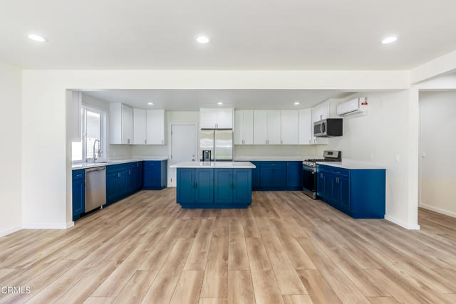 8751 Odessa Avenue, North Hills CA: https://media.crmls.org/mediaz/7f3d3ecf-aae6-4b6c-ab50-a85687d401c6.jpg