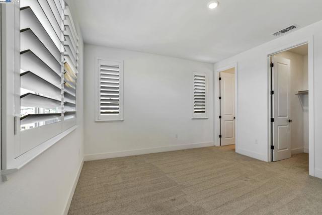 665 River Bend Dr, Lathrop CA: https://media.crmls.org/mediaz/7f3da00f-af09-43d3-853e-4b150ac62931.jpg