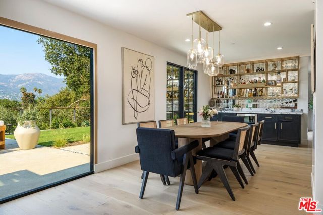 1250 Bel Air Drive, Santa Barbara CA: https://media.crmls.org/mediaz/7f3db57f-2ce7-40b6-9d91-26794cd55bf9.jpg