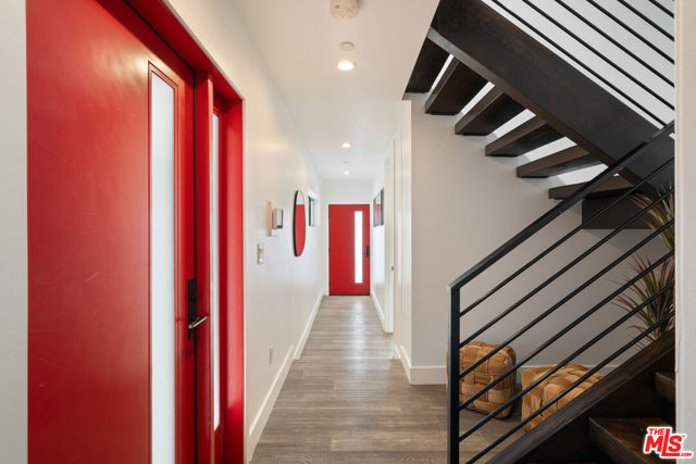 6871 Fountain Avenue, Los Angeles CA: https://media.crmls.org/mediaz/7f3e0742-d328-484f-a081-e89c7e12ed84.jpg