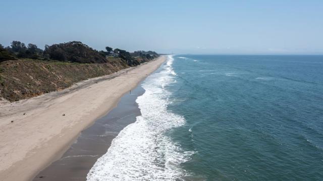 757 The Shore Line, La Selva Beach CA: https://media.crmls.org/mediaz/7f3e176d-f74a-42cf-88f6-c7f65a941ca7.jpg