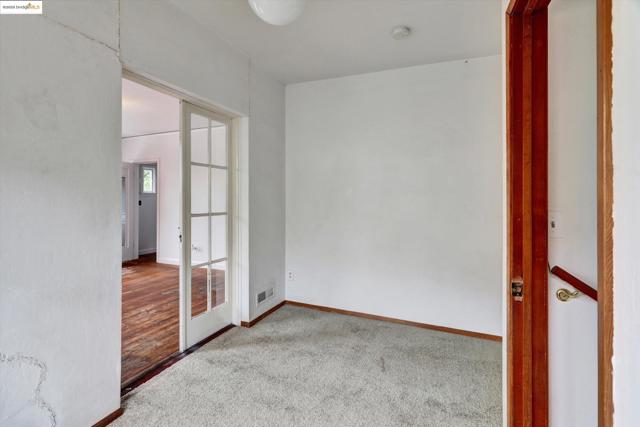 536 Pomona Ave, Albany CA: https://media.crmls.org/mediaz/7f3ec5b5-5d03-457f-9b77-51dab6c6d904.jpg