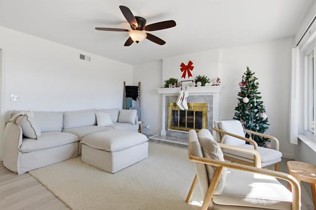 1654 LINWOOD ST, San Diego CA: https://media.crmls.org/mediaz/7f3f1654-a90c-4814-9e5a-91a0dbeda2a7.jpg