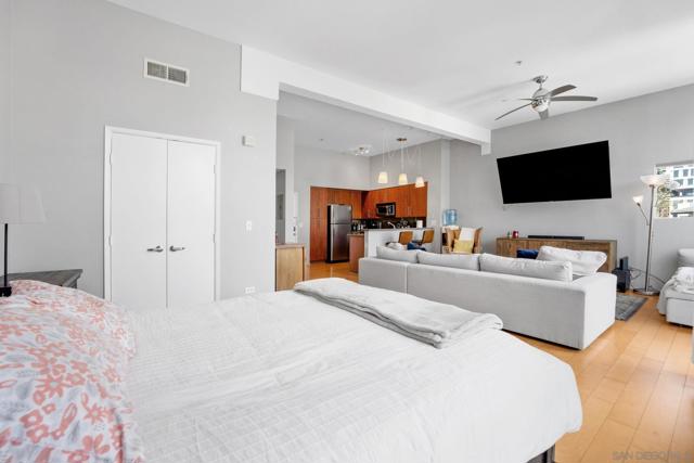 120 Island, San Diego CA: https://media.crmls.org/mediaz/7f3f29d1-b3f9-4553-ad33-661b84286a8c.jpg
