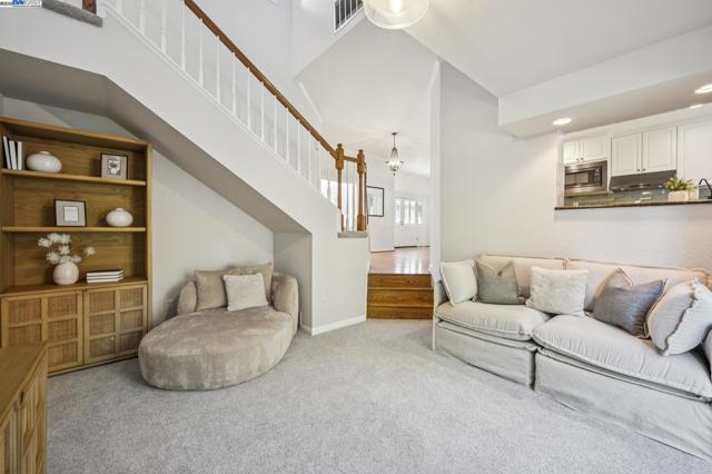 3801 Mohr Ave, Pleasanton CA: https://media.crmls.org/mediaz/7f3f2a85-4032-4ff0-8dd6-40a67cf75937.jpg