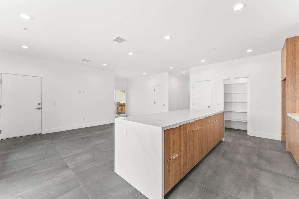 MLS #219130159DA image #6