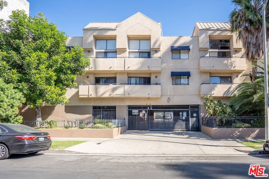 326 S Manhattan Place #103