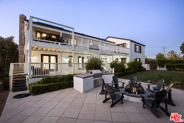 30362 Morning View Drive, Malibu CA: https://media.crmls.org/mediaz/7f4179ab-4c21-4241-9fb5-9374d505667b.jpg