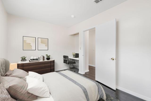 Detail Gallery Image 13 of 37 For 15233 Camarillo St, Sherman Oaks,  CA 91403 - 5 Beds | 4 Baths
