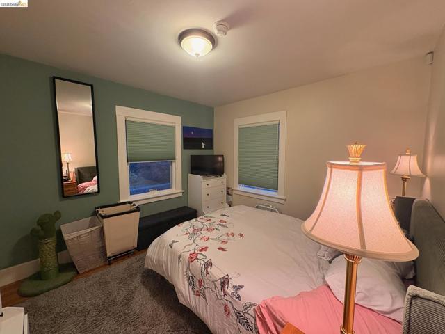 1024 Elsinore Ave, Oakland CA: https://media.crmls.org/mediaz/7f423c46-014c-4f7c-a843-483412927914.jpg