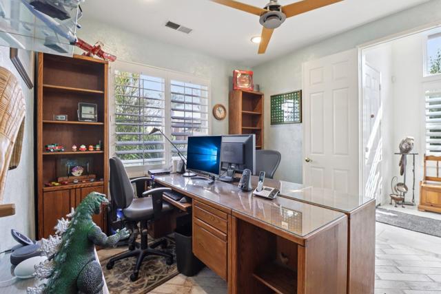 542 Lee Circle, Chula Vista CA: https://media.crmls.org/mediaz/7f425fc8-6eec-4c53-bcf3-117955ac01aa.jpg