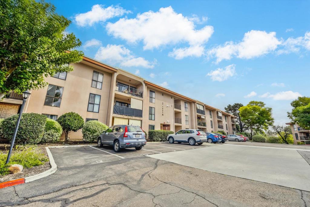 7855 Cowles Mountain Ct. #A15