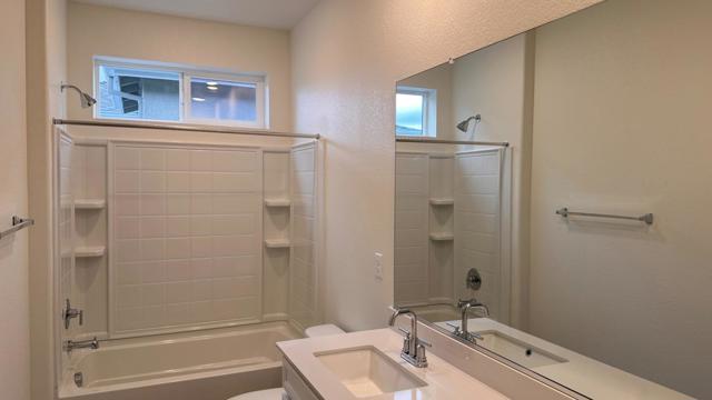 2817 Earthened Walk, Sacramento CA: https://media.crmls.org/mediaz/7f42ba6d-be30-4b2e-8ad5-6637015da21e.jpg