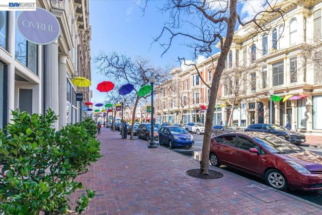 809 Clay St, Oakland CA: https://media.crmls.org/mediaz/7f439144-d74a-48de-a965-5c32f5840268.jpg