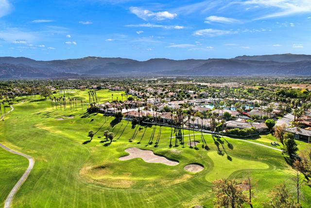 352 Crest Lake Drive, Palm Desert CA: https://media.crmls.org/mediaz/7f43bec2-5687-44b7-a231-e6c35d926e57.jpg