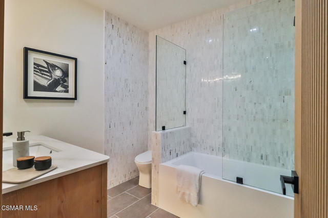 514 W Washington Boulevard, Pasadena CA: https://media.crmls.org/mediaz/7f4453da-701f-4c39-8d84-1241fb9fad80.jpg